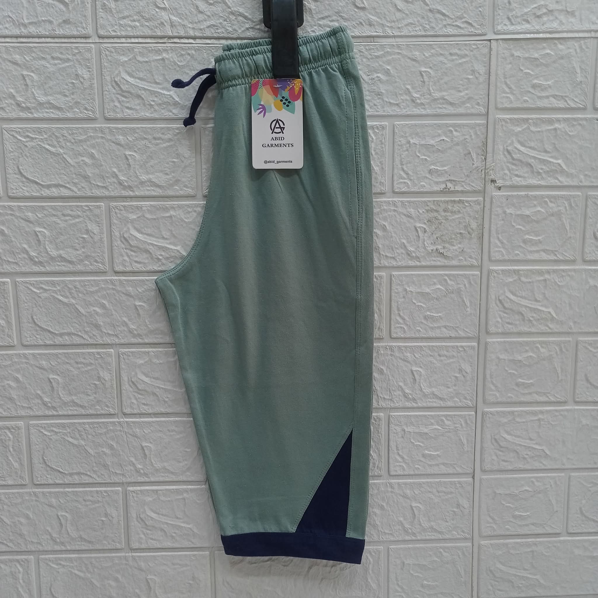 Light Green-Basic Three Quarters