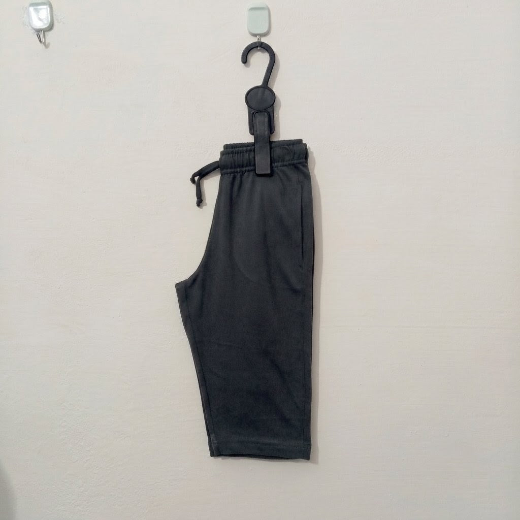 Dark Grey -Basic Three Quarters